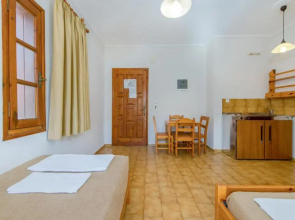 Varouxakis Hotel