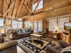 Er92 - Virginia's Villa - Great Location! Close To All The Action! 5 Bedroom Cabin by RedAwning