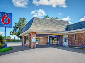 Motel 6 Tallahassee, FL - Downtown