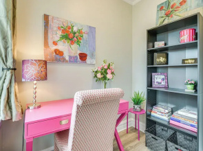 Family Apartment w/ Deck + Yard Near Northwestern