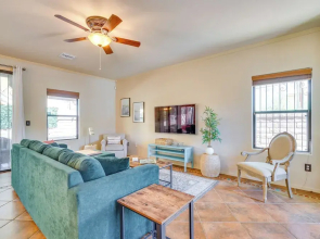 Southwestern Chic! Tucson Retreat w/ Private Patio