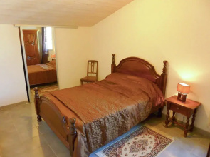 Beautiful House With Private Pool and Large Garden