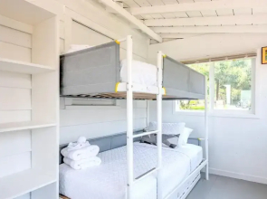 Bungalow 7 - 2br, Waterfront