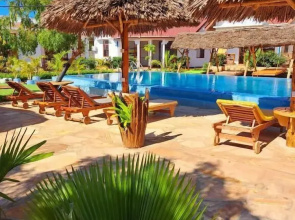 Mimi na Wewe Bungalows Hotel
