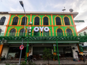OYO 1771 Zeke Hotel