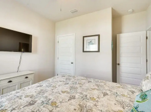 Port St Joe Home - Walk to Beach + Restaurants!