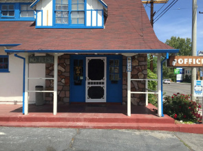 Townhouse Motel