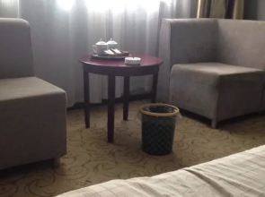 Xinyang Tianyi Express Hotel