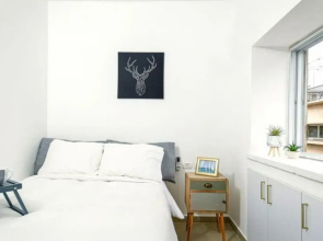 Quiet Apt in the Heart of The City