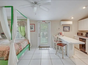 Anchor Inn - Unit 2 1 Bedroom Home