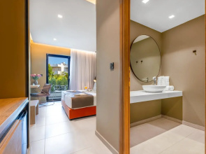 Iris Hotel