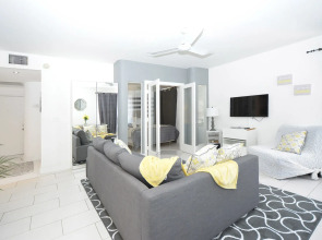 Art Deco Ocean Walk Apartments