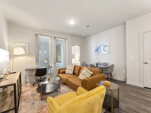 Deluxe 2BR King Beds Suite Close to DT Domain UT