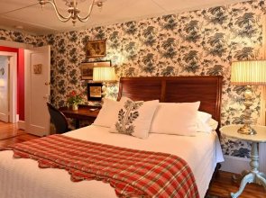Hilltop House Bed & Breakfast
