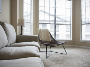 Southend 1 BR Apt with Parking by Frontdesk