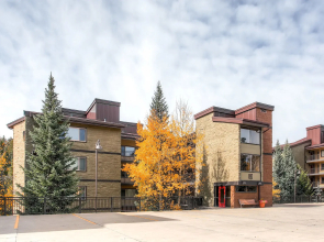 Powderhorn Condominiums by Ski Country Resorts