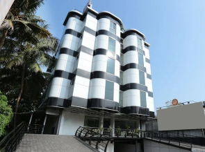 Oyo 10611 Hotel Malabar Illam