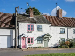 1 Bed Cottage Sleeps 2 With Hot Tub & Pets Welcome