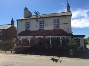 Red Lion Breachwood Green Rm1