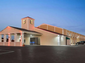 Super 8 Gainesville TX