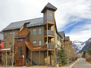 Lulu City 5B by Avantstay Across From Lift #7 10-minute Walk to Downtown