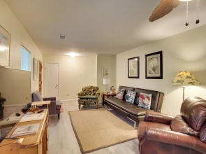 Downtown Home w/ Yard & BBQ - 6 Mi to Downtown!