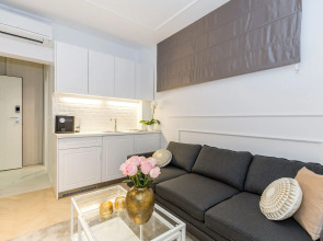 MM House - Adults Only