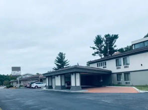 University Inn & Suites Stevens Point