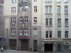 Atlashouse