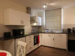 Salisbury Renovated Apartment