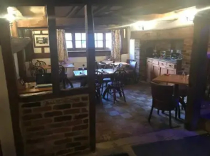 Ye Old Crown