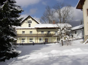 St Lukas Apartments