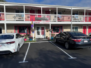 Cozy Corner Motel