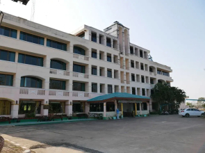 Royal Jommanee Hotel