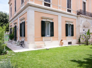 Maison Premiere Luxury Apartment
