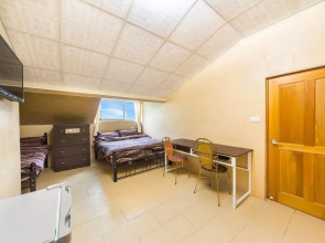 Red Crown Jacana B&B