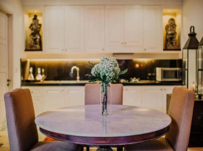 Mosan House - unique art-filled gem in perfect location a short walk from the beach or Seminyak Square