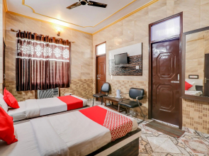 OYO Flagship 76340 Hotel PR palace