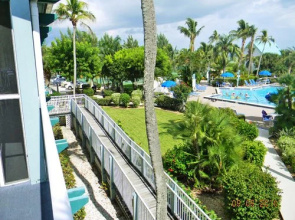Surfrider Beach Club