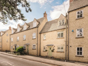 Beautiful 3 BD Home in Chipping Norton