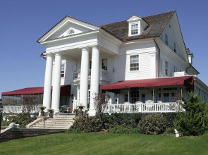 Peter Shields Inn & Restaurant