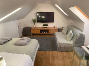 Green Glades Annex by StayStaycations