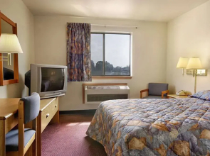 Super 8 York