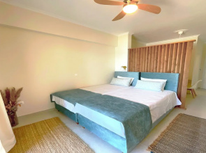 Beachfront 2-bed Luxury Apartment - Agios Gordios Corfu Greece