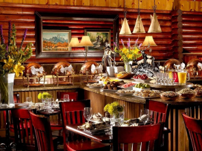 Rustic Inn Creekside