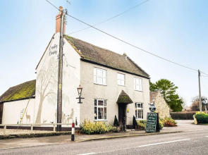 The Half Moon Inn and Country Lodge