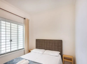 3BR House w/ BBQ & Garage 850m Beach Rdo0025