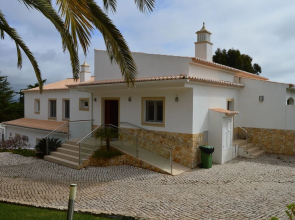 Luxury 5 Bedroom Villa with Private Pool on Funchal Ridge near Lagos