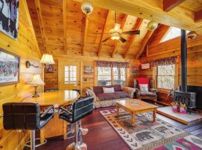 Cozy Family Cabin w/ Hot Tub - 10 Mi to App State!