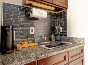 Little Penthouse in Little Italy Near Inner Harbor